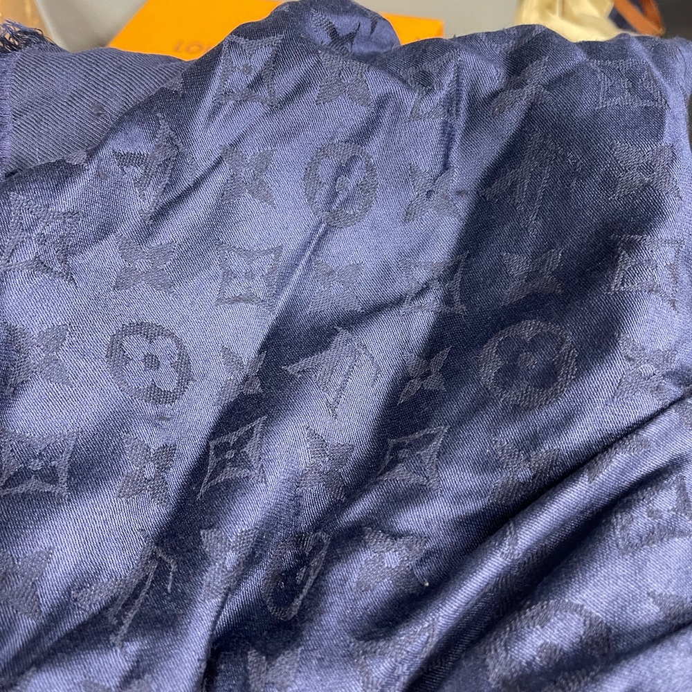 Louis Vuitton blue scarf shawl